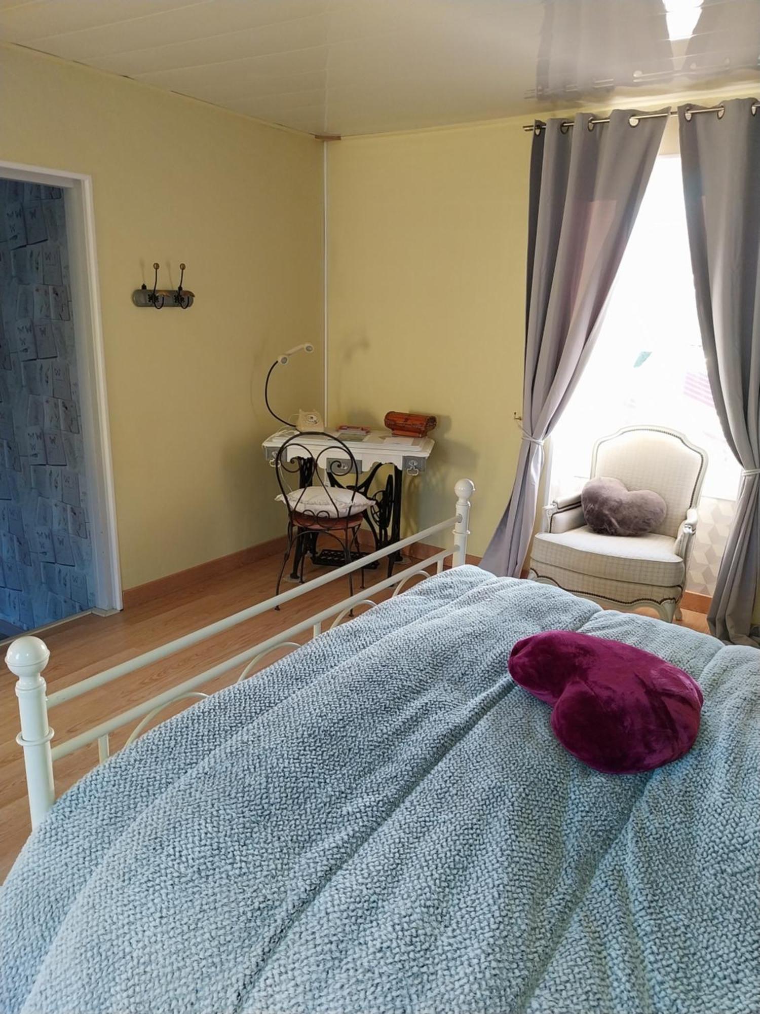 Chambre D Hote Les Frangins Avrillé Exteriör bild